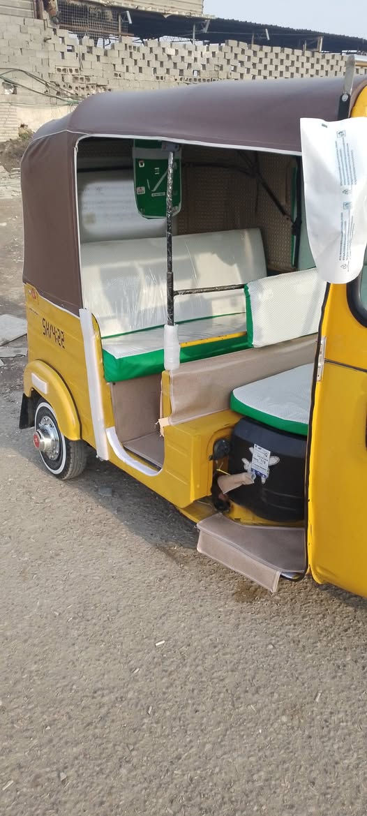 سلام عليكم تكتك موديل 18 شهر 10تكتك كامله مابيه شي اوراق الترقيم سعر 4300عنواني بغداد رقم الهاتف***********
