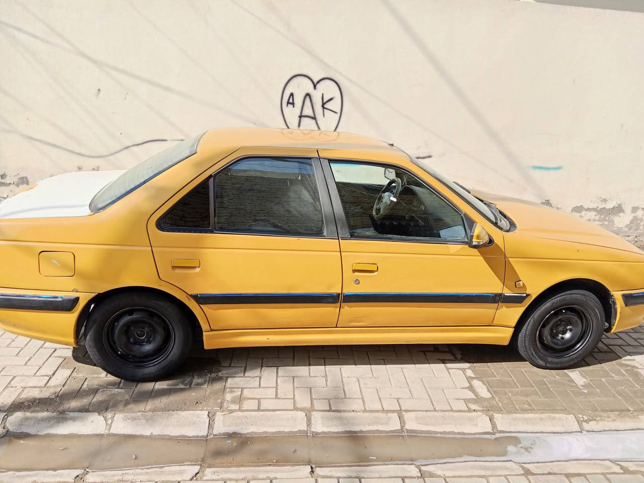 السلام عليكم بيجو بارص للبيع 2015
كير مكينه خير من الله 
تبريد 
حداديه جديده 
تخم تاير جديد 
رقم نكليزي بغداد 
تحويل ثاني يوم 
سعر 45 وبيها مجال حك جيه 
*********** واتساب موجود
