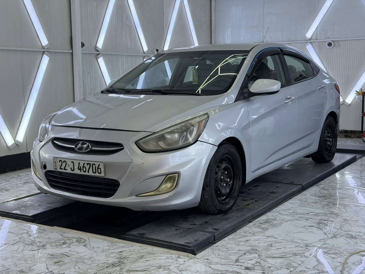 السلام عليكم ورحمة الله وبركاته
هونداي اكسنت موديل ٢٠١٧ وارد امريكي رقم اربيل الجديد تريد تحول او وكاله باسم شخص مو شركه 
حادثها بنيد 
تعديل ببراكيت راس الشاصي 
وبيها بابين جهه سكن مبدلات نفس اللون
وجاملغ خلفي وباب جهه سكن 
بدون دواخل 
مكينه ١٦٠٠ 
محرك مكفول كير مكفول
ماشيه ١٣٨ الف
شادلها منضومه مال غاز كامله وياها  
سياره جاهزه ماعندي بيها نواقص ان شاء الله 
سعر السياره ٨٣ ورقه سعر البيع
عنوان السياره بغداد العامريه شارع العمل الشعبي شارع المضيف
رقم الهاتف ***********
