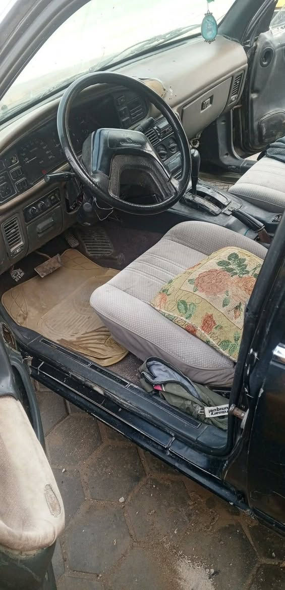 موديل 1994 مكينه و كير بل كارتون اوتماتيك حداديه تخم تايرات ويل كب كهربائيات سياره جاهزه راعيه عدي مستمسكاته بس ما واصله ابيع سرقه و عشاير سنويه عضم عاج رقم نجف الماني مسجل سستم سماعات سياره جاهزه من كلشي

 السعر 18 و بيه مجال حك الجيه 

مكاني نجف 

***********
