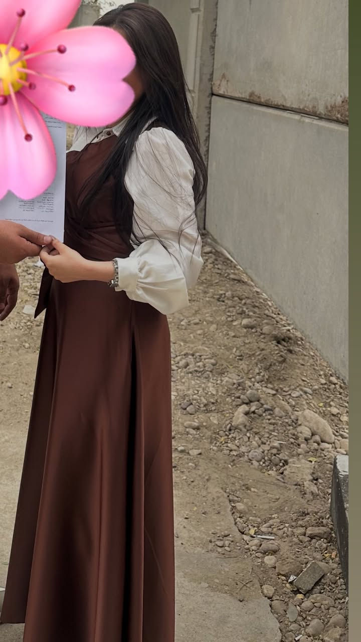 هلو بنات 🥺
عندي هذني الفساتين لابستهم ع لبسه وحده واريد أبيعهم 

يلبسون لحد وزن ٦٥ 

الجوزي لبسته ع كد العقد ورجعت يعني كلهم حيل جديدات 

الي تريدهم خلي تراسلني ♥️


**إذا كنت صاحب هذا الإعلان وتريد حذفه لأي سبب، رجاءا أرسل رسالة إلى الدعم الفني**