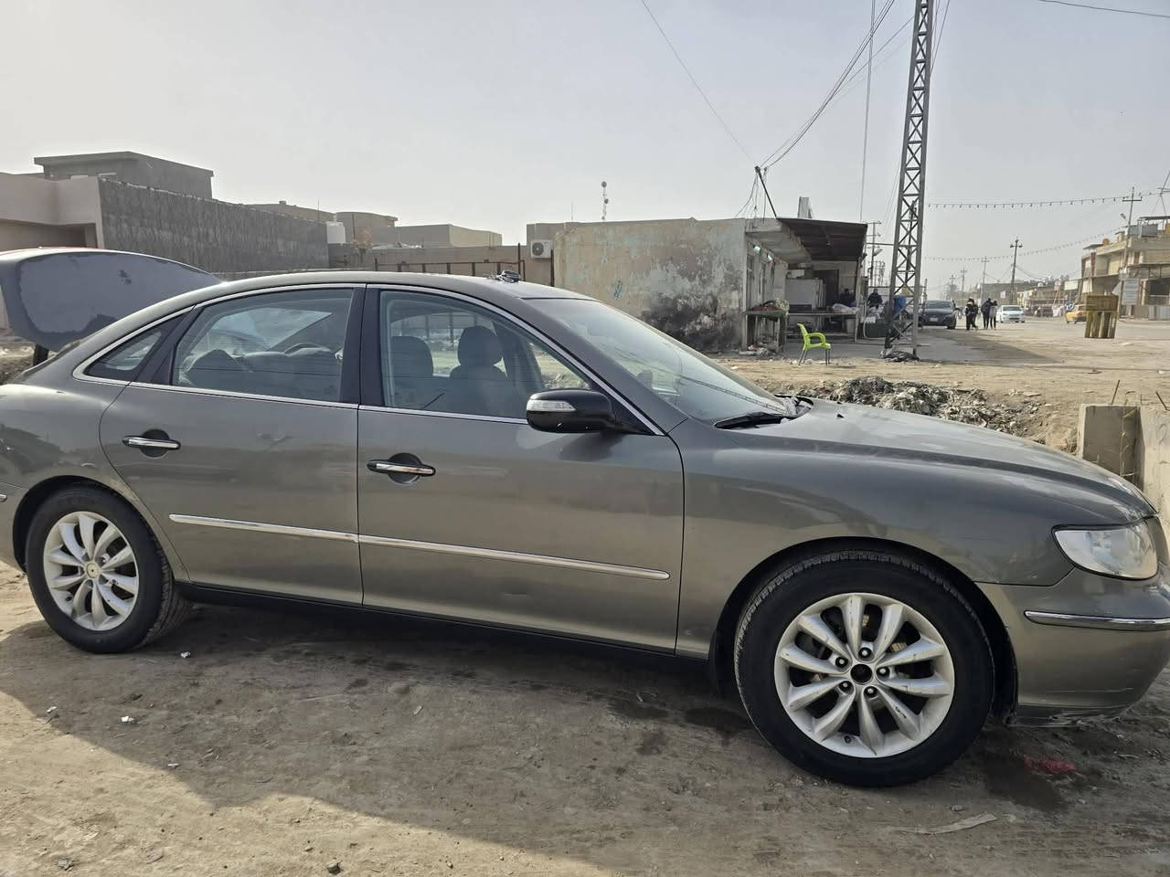 سلام عليكم
ازيره 2007
السياره خليجي مكفوله من الحادث فقط جراد واضح بل صوره 
مكيه كسر فلين معه الكير والحداديه بل كورتون
تخم تاير 
راقم بغداد تخويل مباشر.
سياره ماذاب عله راب سياره جديده مال موضف 
مكان السياره حله مركز 
***********
