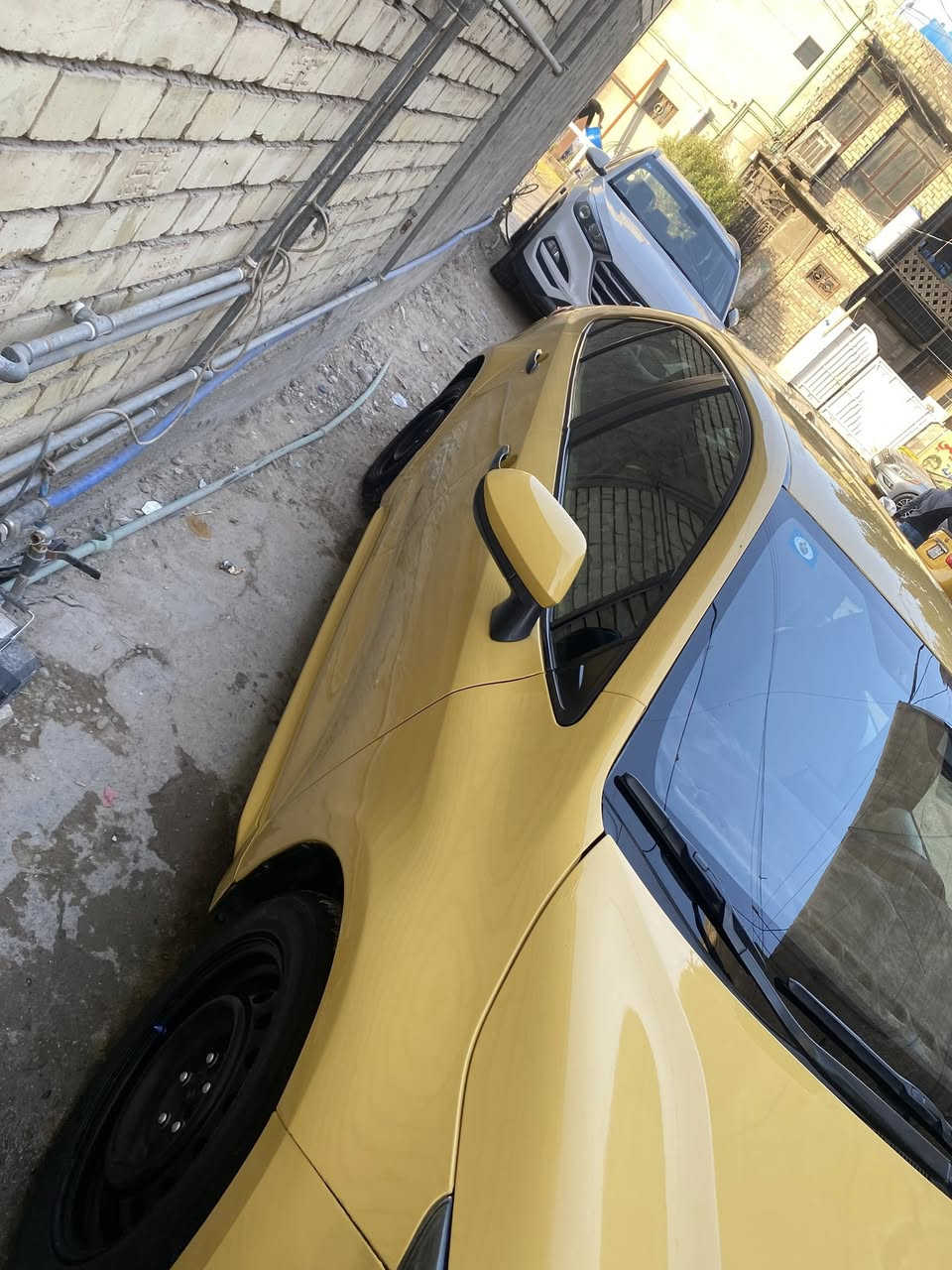 السلام عليكم كورله موديل 2020 وارد امريكي سياره اصل لون اسود دخلت من امريكا فقط دعاميه نضربت بل عراق باب الخلفي عكس سائق تبدل اصلي نفس لون والامامي شوي معجون وايرباك برده فقط طاك وراجع سستم باقي كفاله  سياره مال جناي تخبل نضيفه من كلشي تشغل وتطلع الاستفسار خاص  او الاتصال رقم
***********
السعر:142وبيها مجال
