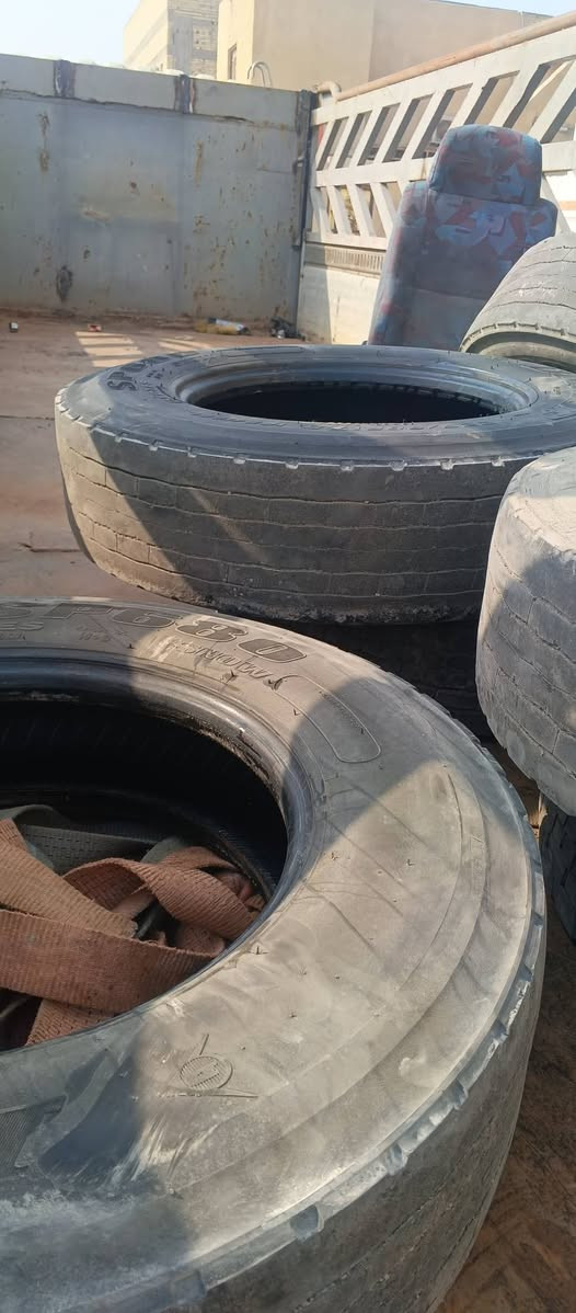 السلام عليكم تايرات ياباني حجم ثمانيه***********
