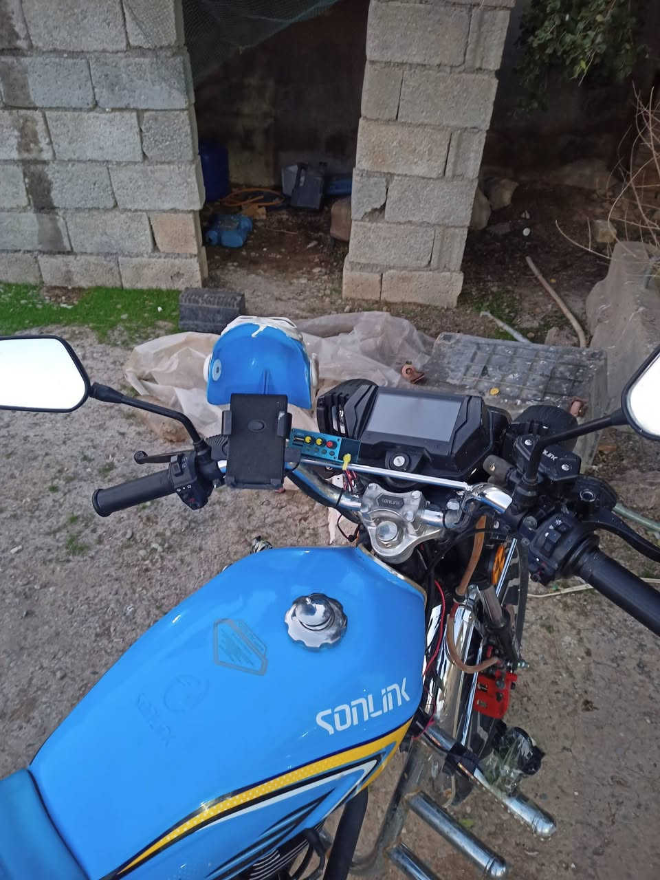 #للبيع

سولنك موديل 2024 محدث 25 كلو شرط بعده وضع شركه صارله 3 اشهر من نفتح من الصندوك كلو شغال السعر 750 وبي مجال ويرهم مراوس معى جني كله الشراي يتصل ***********
