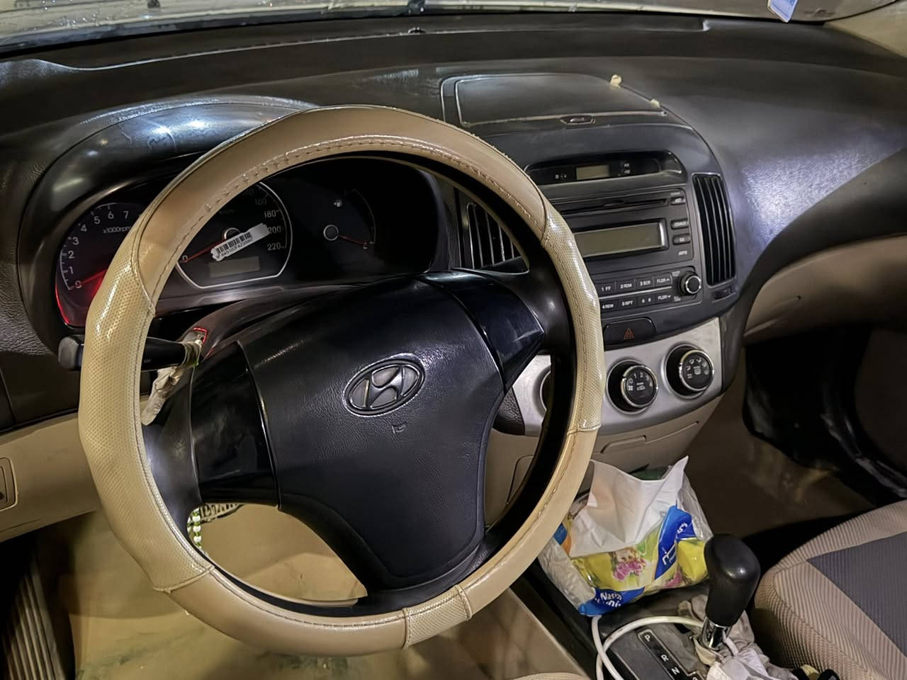 السلام عليكم 
النترا النترا  للبيع 
موديل 2010
اشاير بل مري 
4دسك
اريل 
الضرر قطعه وحده والباقي طخات بسيطه
السعر 85$
***********
