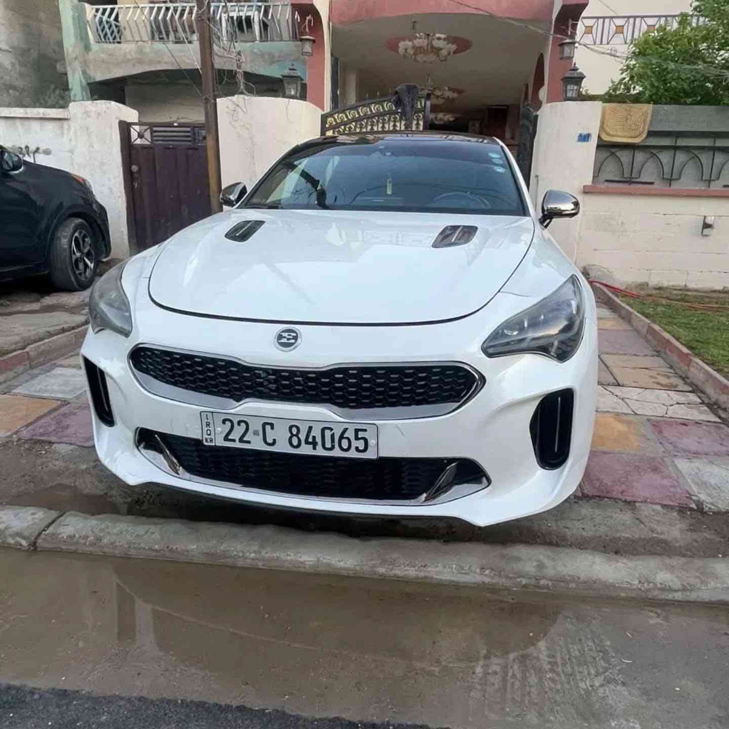 السلام عليكم
للبيع گيا ستنگر kia stinger 
موديل 2018 
وارد خليجي 
الفئة GT2 
محرك 6سلندر 3.3 twin turbo
الضرر جاملغ امامي تبديل نفس اللون مع صبغ في الباب
 
اضافه شوت تيربو 
 
مواصفات 1/1 اعلى مواصفات بالستنگر 
كامرات 360 درجة 
رادارات جانبية وامامية وخلفية 
تدفئة تبريد كشنات 
الكشنات الخلفية تدفئة 
جنطة كهرباء  
دخول ذكي مع ترحيب 
اوتو ستوب 
Start & off بالازدحامات 
انضمة قيادة eco sport normal smart 

كير محرك بحالة الوكالة ممفتوحات 
السعر 165 وقابل للتفاوض بشي بسيط حك الجية 
مكان السيارة المنصور 
للأستفسار 

‭0783 883 0347‬ هذا رقم صاحب السيارة
