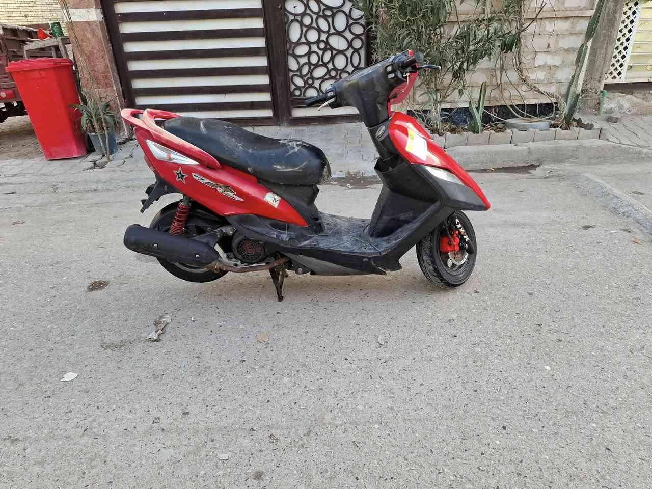 ماكس ثعلب ١٤٠ /دراجه كل نقص مابيهه مكينه خرسه كهربائيات شغاله سلف هندر لايت زنون تايرات جدد /ب٥٠٠ وبيهه مجال /بغداد الشعب/***********/
