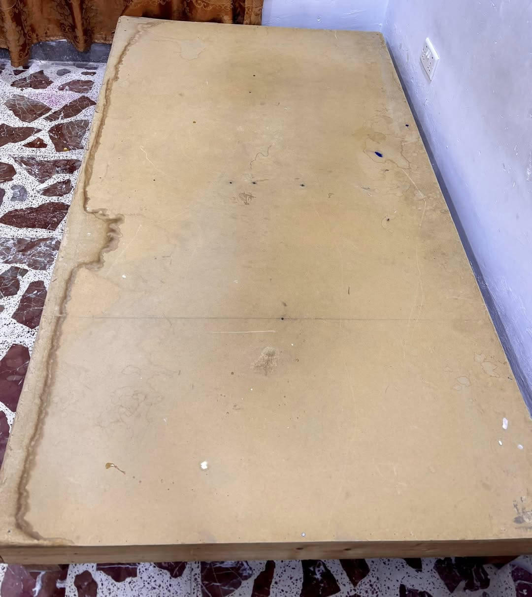 ✋ 1- بيع سرير نفر بحالة جيدة بسعر 20 الف 
2- ميز قابل للطي حجم كبير نظيف جداً بسعر 18 الف  
3- جكامج حجم كبير بحالة ممتازة ب 20 الف 

كلهن بهيم مجال ان شاء الله 

للتواصل 
كورك: ***********
اسيا: ***********

📍الموقع: موصل - سايدين البحرين
