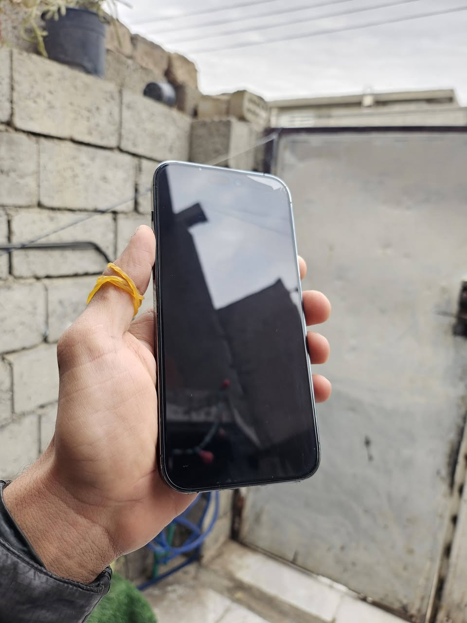 14 برو ماكس بطاريه ٨٣ ذاكره 256 الجهاز واكع واكفه الكامرا سلفي وفطر بل ملاس موضح سعر 650 مكان شعب ***********
