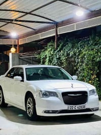 أوباما ٢٠١٥ كفاله عامه بيه سحبت بيديار بسيطه جدا باب السائق فقط السيار...