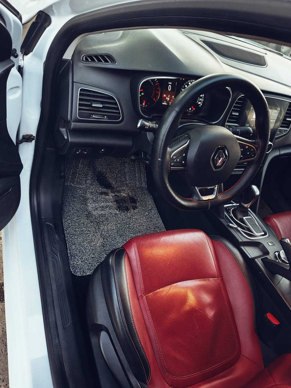 السلام عليكم
للبيع رينو ميكان موديل 2023 رقم أربيل 22

محرك ١٦٠٠ تنفس طبيعي

داخل لونين

كشنات جلد

4 جامات اوتو فتح واغلاق

لايت LED 

بلوجكترات امامية

 ليد ضباب خلفي

تحكم بأرتفاع اللايت من داخل السيارة

اشاير بالمري

بصمة 

بصمة تشغيل

بصمة ابواب

مري شفط 

مري كهربائية

ترحيب داخلي 

ترحيب خارجي

منفذ aux

منفذ usb

تثبيت سرعة

قفل سرعة

كروز سرعة

قفل وفتح القفل عند الاقتراب والابتعاد 

قفل ذكي

كامرة خلفية دوارة

عداد شاشة ديجتال

انظمة قيادة 

تبريد قطعتين 

تبريد منفصل

الممشى ٦٦ ألف كيلو

السعر127$

***********/***********
