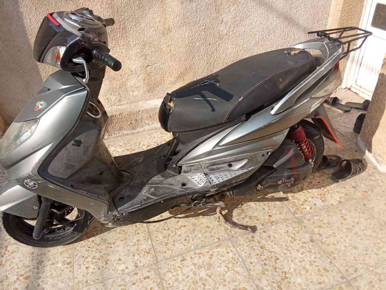 سلام عليكم سكنس فحل كابريتر كهربائيات كله شغاله الدراجه كلشي ما بيه جيب فيتر وفحص المكان الشعب حي البساتين السعر 400 وهاذه رقمي ***********
