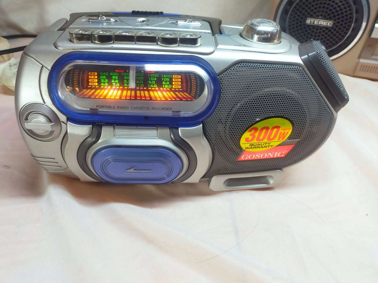 مسجل راديو جوسونيك صيني نظيف جدا وبشرط كما هو موضح في فيديو سعره 20 الف


**إذا كنت صاحب هذا الإعلان وتريد حذفه لأي سبب، رجاءا أرسل رسالة إلى الدعم الفني**