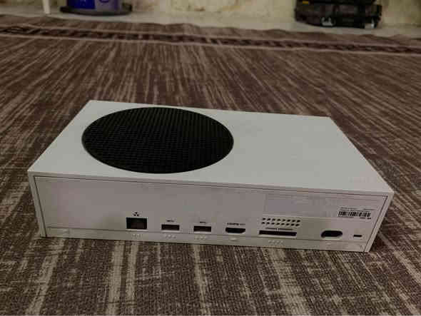 سلام عليكم
 اكسبوكس للبيع كامل ملحقات ويا يدة اصلية
هارد 512
سعر 280 وبي مجال
مكان بغداد الشعب
*********** بغداد
