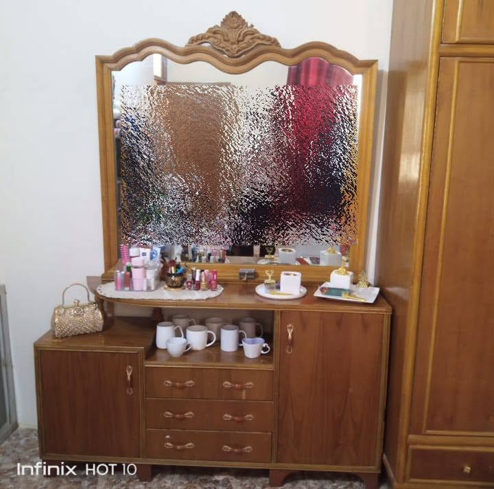 ميز تواليت حطاطة خشب صاج عراقي مستعمل قليل
جرابي عدد ٢ تركيات بيهن خزنة ومجرات
مستعملات قليل وحدة لون جوزي والثانية لون حليبي
مكاني بعقوبة الرحمة للتواصل وباقي التفاصيل على هذا الرقم : *********** بعقوبة, ديالى
