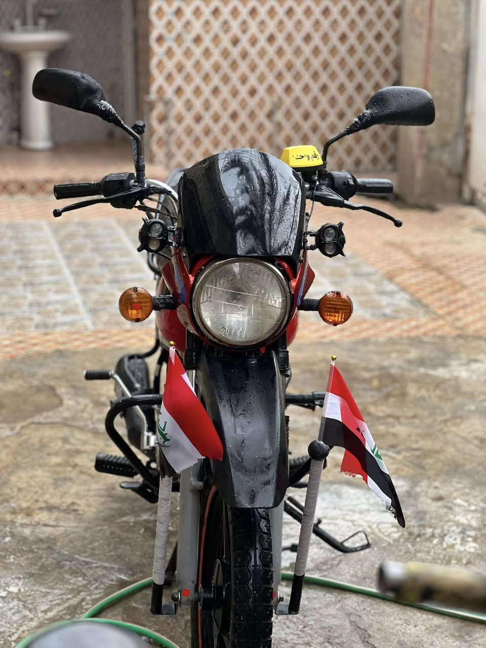 سلام عليكم دراجة بوكس جبلي نظيفة كهربائيّ كلشي شغال المحرك ثل ثلاث وعشر اوراق ترقيم ما نقصها شي السعر مليون 500 بيها مجال التصال ***********
