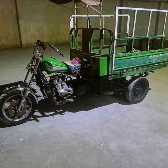 البيع مديل 2014رقم وسنويه ابيض سعر 900وبيه مجال سكن بصره حيانيه ستفسار ***********بي واتساب
راعيه ماندله      بس مكاتبه شاصي كفاله مكينه حلوه
