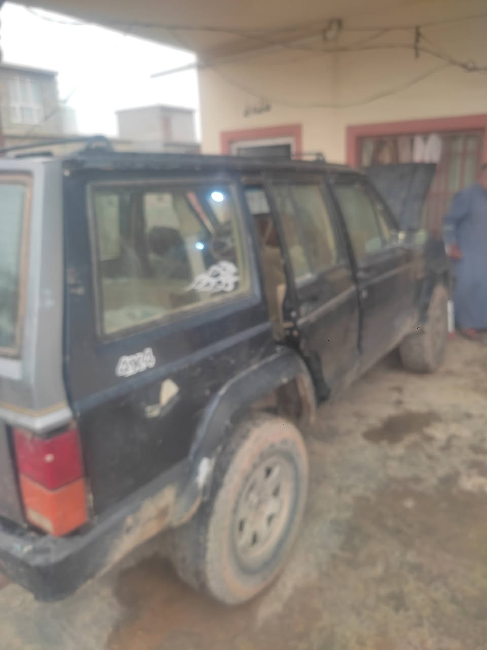 السلام عليكم ورحمة الله سياره موديل 91رقم بغداد البيع المكان ديالى بعقوابه  المحرك ابلدي السياره خير من لله وهذه رقمي***********
