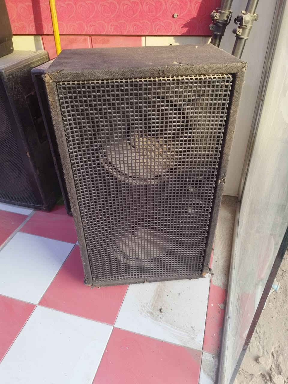 اليلام عليكم طبعا مرخصت الدمن المحترم جهاز وسماعات سماعات وحد 15وثانيه 12لبه مونتاربو وجهاز جاسكو 4خطوط جهاز بي فقط خطين شغالات وخطين وكفن مادري ليش بس هوه شغال سعرهن 750وبيهن مجال بسيط مكاني بغداد جسر ديالى الجديد منطقه الكرغوليه ولشراي يخابرني ومتواجد ماسنجر ***********
