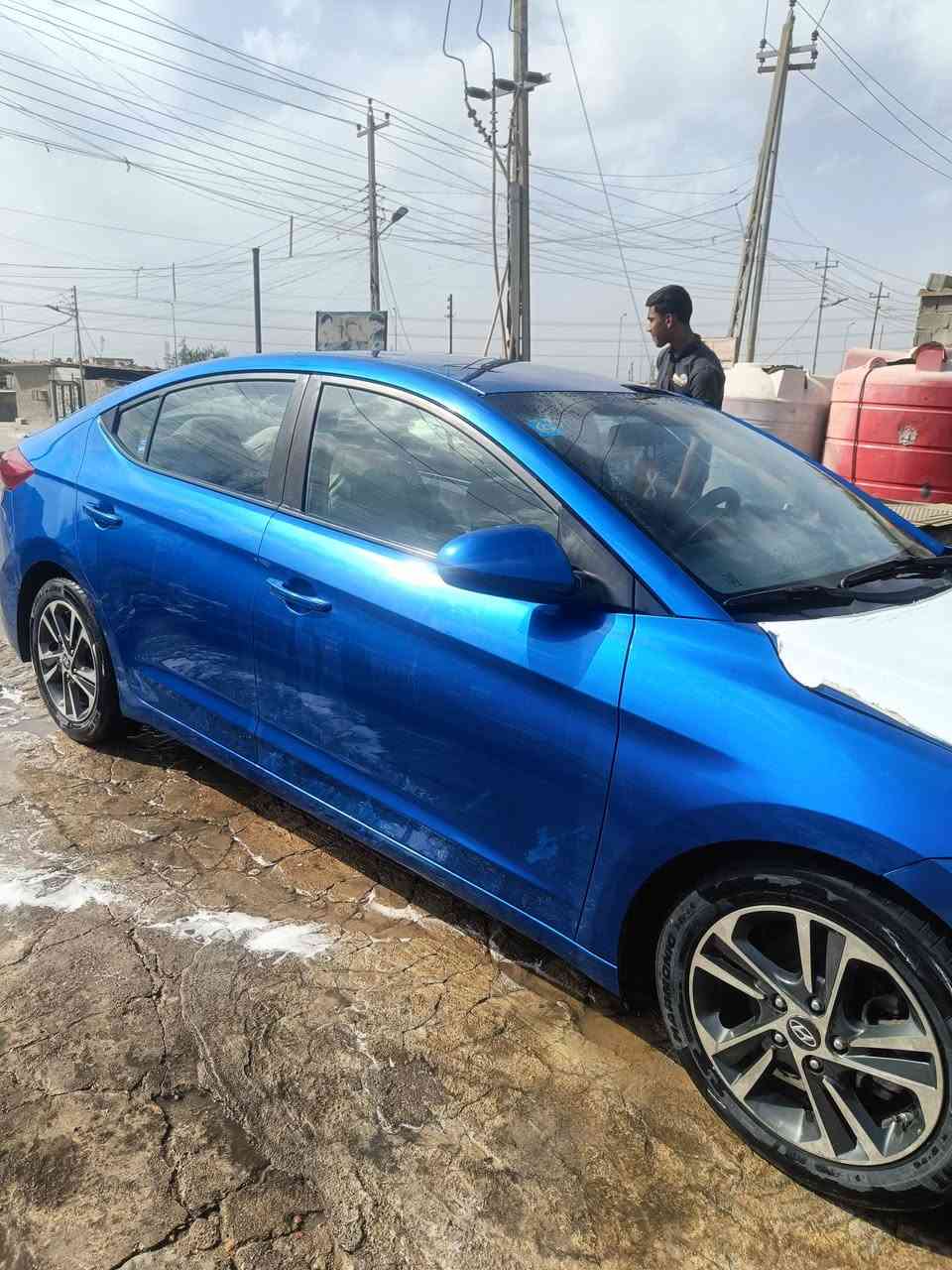 السلام عليكم النترا 17 وارد أمريكي ضربه دعامية و بنيد المكان بصرة السعر 112 بيه مجال  بسيط السيارة بسمي السنوية 2028 بيه صبغ دوسات وتقسيم باب الخلفي اثر بارد والقبق الصندوك هم مقسم ***********
