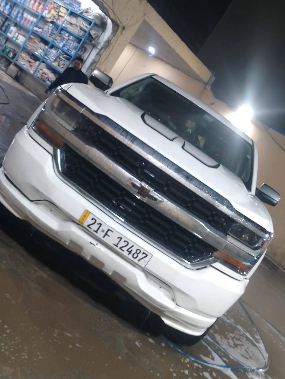 (بيع او مراوس)                                    سلفدور 17خليجي مكينه 4300   6سلندر اقتصادي السعر 190وبيها مجال معلايه 6انج بيها مكانات صيغ اثر شخط  ستوته وسونار سياره  موجود بلمنشور جاهزه كير مكينه تبريد صدر خير من الله مكان السيارة  بغداد ***********
