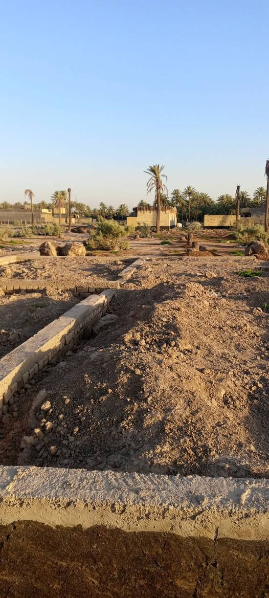 بتلو للبيع طابو زراعي سند 25 المساحة 200م العنوان الحمزة الغربي كاع البطاوي يتكون من غرفتين وصاله ومطبخ واستقبال وصحيات داخلية وخارجية خريطه حديثه اشراف مهندس تحويل ثاني يوم بأاسمك الاستفسار الاتصال على الرقم ***********
