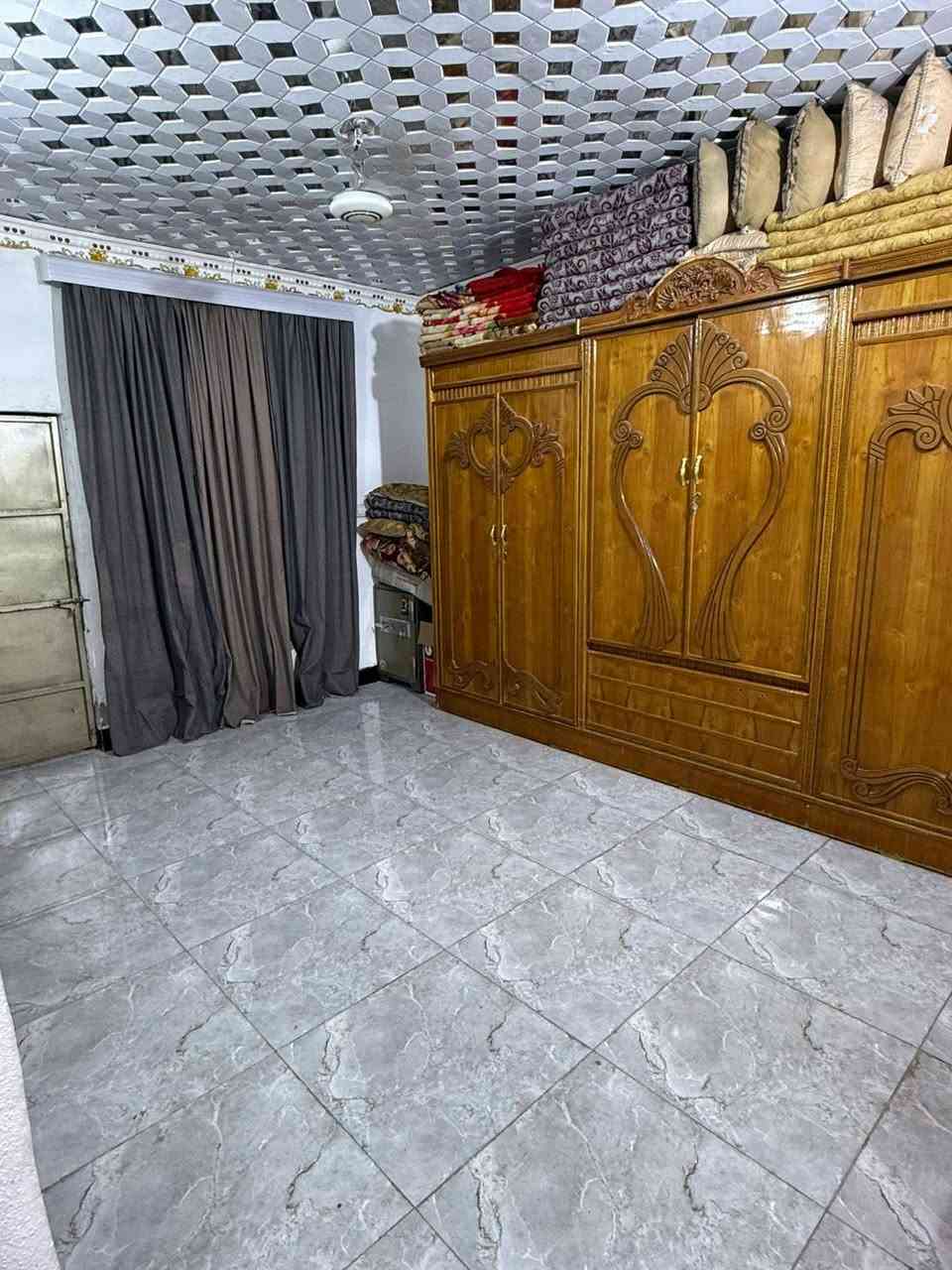 بيت للبيع بل تجاوز قرب مدرسة جبل عامل 
عل شارع الرئيسي مساحة البيت تقريباً 250 متر بي استقبال او هول او غرفتين نوم او مطبخ حار او باردسقيفه كدام البيت سندويج او الممر خلف البيت هم مسقف سنويج 
صحيات بناء جديد صب مغلفات داخل او خارج سيراميك تأسيس ماي اومجاري او كهربائيات كله جديد كراج يتسع ثلاث سيارات اوحديقه البيت مرتب او نضيف مشي بي معاملة تطويب السعر 32 للاستفسار ***********

