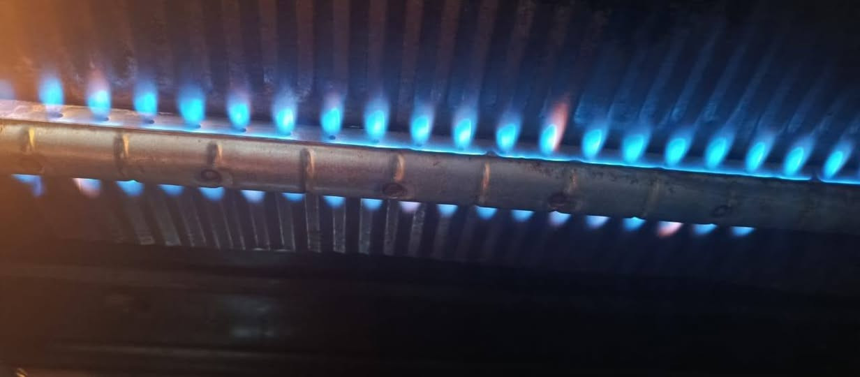 طباخ نظيفه حيل السعر على الخاص او اتصال على ***********
