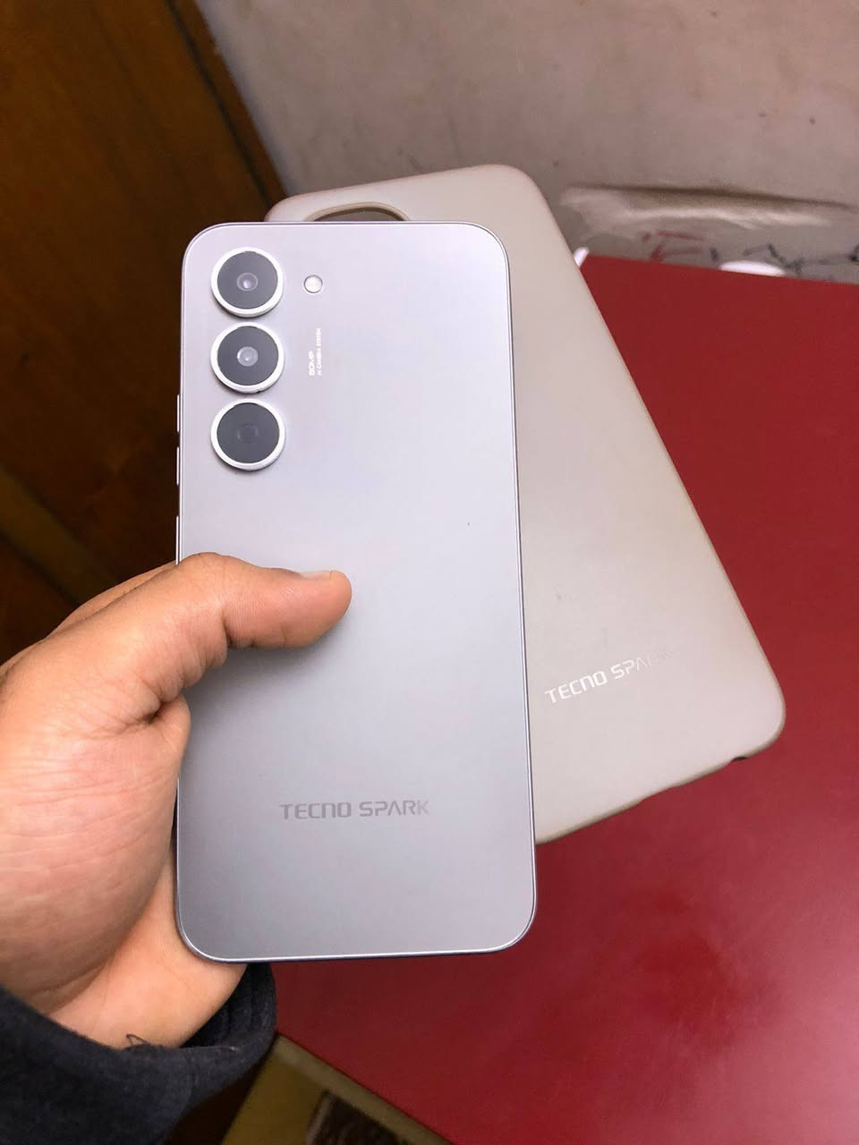 سلام عليكم تكنو سبارك 40برو ذاكره 256 رام8+8 60 فريم بطاريته نسبتها 100 مكفول كفاله عامه من اي خلل بصمه وجه بصمه اصبع مداخل تصليح وين متريد افحص بدون ملحقات ب170 مابي مجال قفله مكاني بغداد شعب ***********
