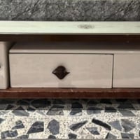 ميز تفلزيون تركي سعرة 35 وبي مجال 07731423677وتس