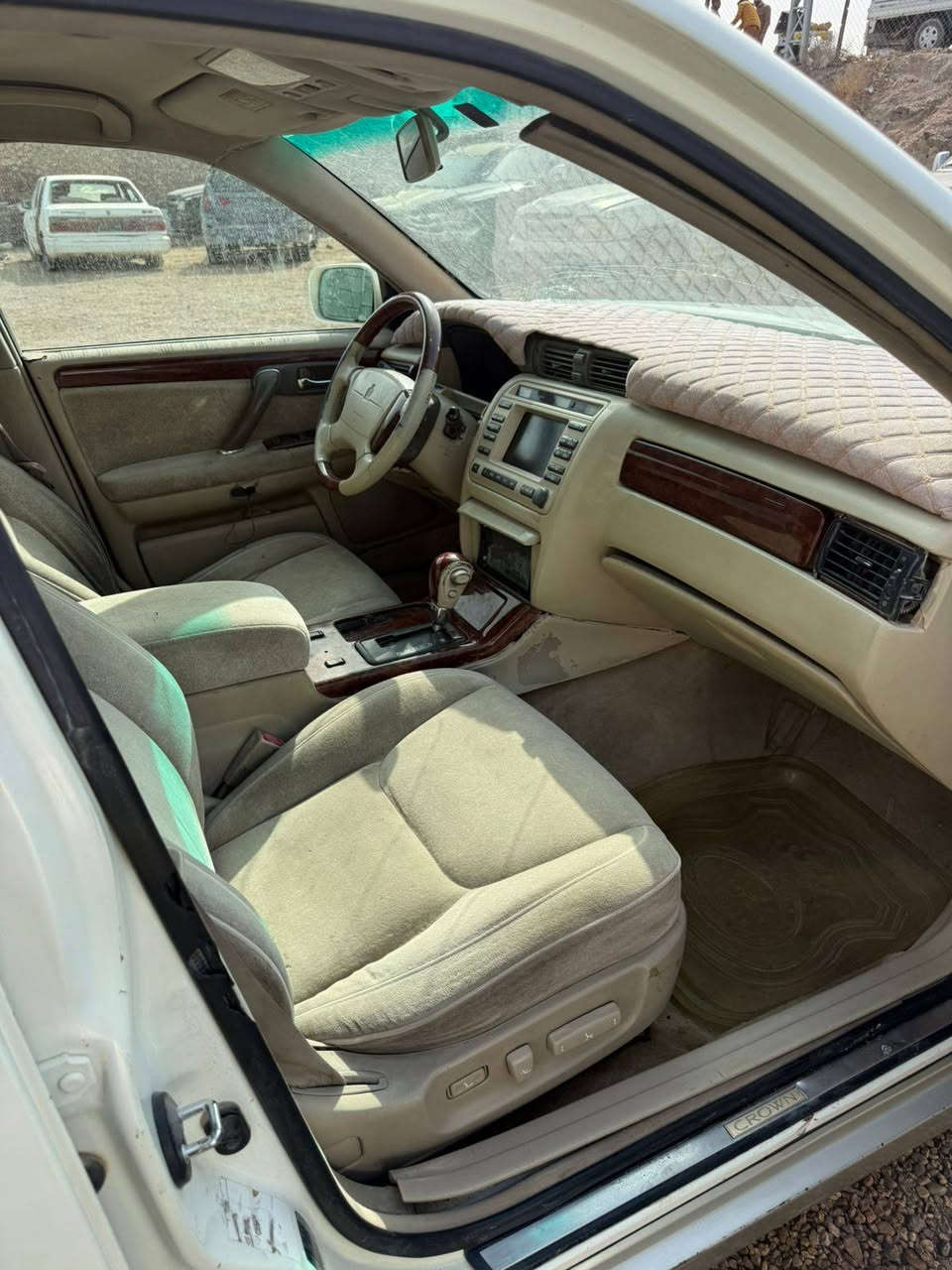 السلام عليكم
السلام عليكم

كروان موديل 1999

رقم هزه وتخصيص رقم كامل باقي بس تسليم لوحات

كصه قماره

شغاله وكامله

كير ومحرك بلادي

أوتو كير

مكان الانبار الرمادي

سعر 58$ وبيها مجال

رقم الاتصال ***********
