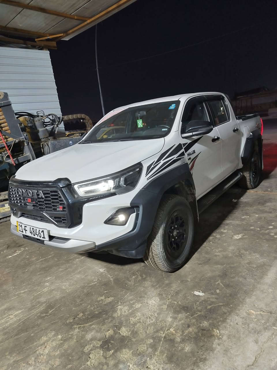 السلام عليكم للبيع
جي ار GR  
ماشيه43 الف  
رقم بغداد 
موديل:-2024 
6 سلندر  4.0L
لايت زينون 
كشاف امامي 
شاشه مركزيه 
رادار 
سياره
كاميره 360 درجه 
مثبت سرعة
شفتات قياده بلستيرن
تشغيل بصمه
دخول ذكي
اناره ترحيب بلمرايه
حساسات امامي خلفي 
مكيف خلفي
وباقي مواصفات 
سونار منشور بصور

سياره متعوب عليها مال جناي  ومن سبايدر رياضي اصلي 
صندوق سحب دواسه رجل 

العنوان بغداد بلديات ضياء الحلفي 
***********
