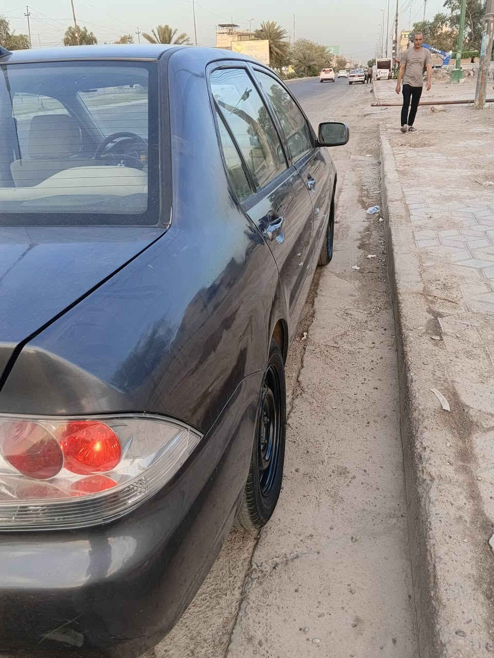سلام عليكم النسر مسيوبيشي 20011 الشركه العالمه بيه الذيل صبخ والبنيد والصندوك كبريسر عاطل سعر 70 وبيه مجال ***********
