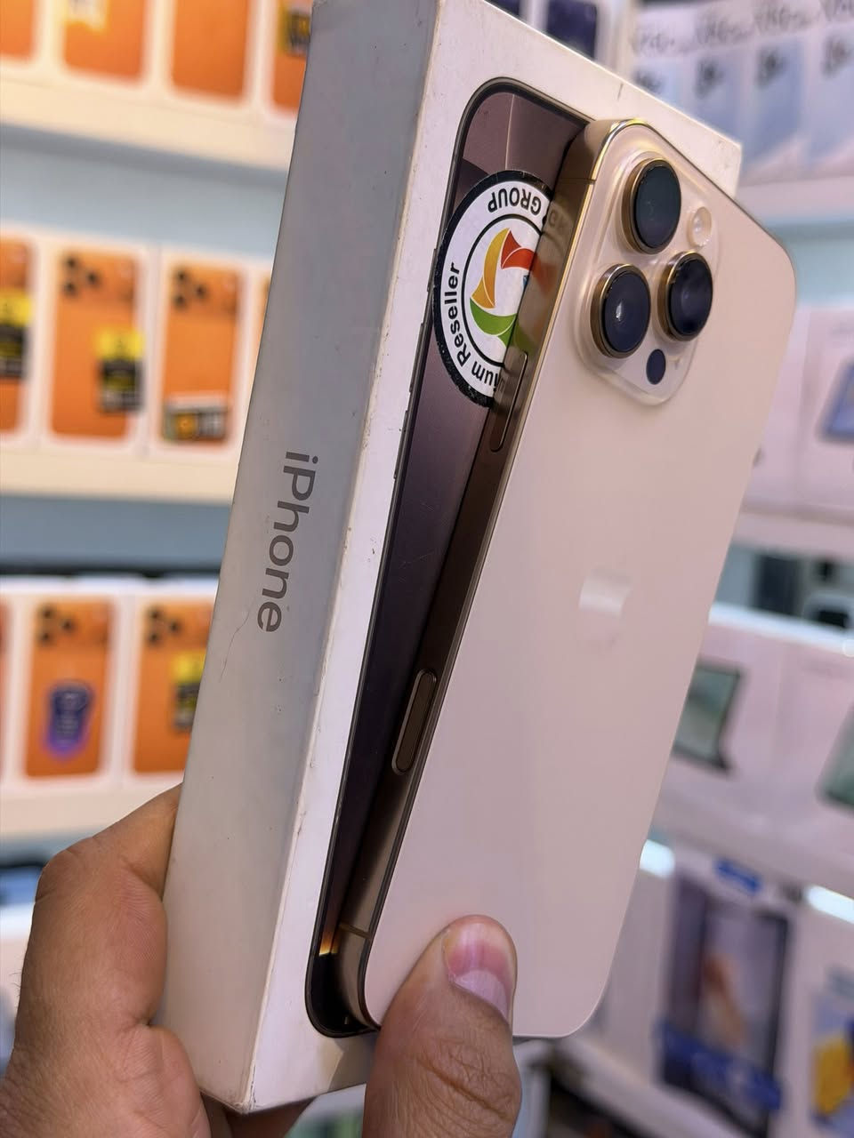 ايفون 16برو ماكس ضمان وكاله ماستر اصلي
ذاكره 256 بطاريه 98 جهاز نضافه شخط واحد جهاز لا مفتوح ولا مصلح ضمان 5 ايام من مركز وين ميعجبك افحص على حاسبه كله نورمال وتر بروف الون مميز دزيرت 
السعر مليون و350 الف قفل اقوى سعر العنوان بغداد البياع شارع  عشرين 
🟦ومتوفر اقساط على مصرف الرافدين فقط 
هاتف ***********📞📞👉
هاتف ***********📞📞👉
