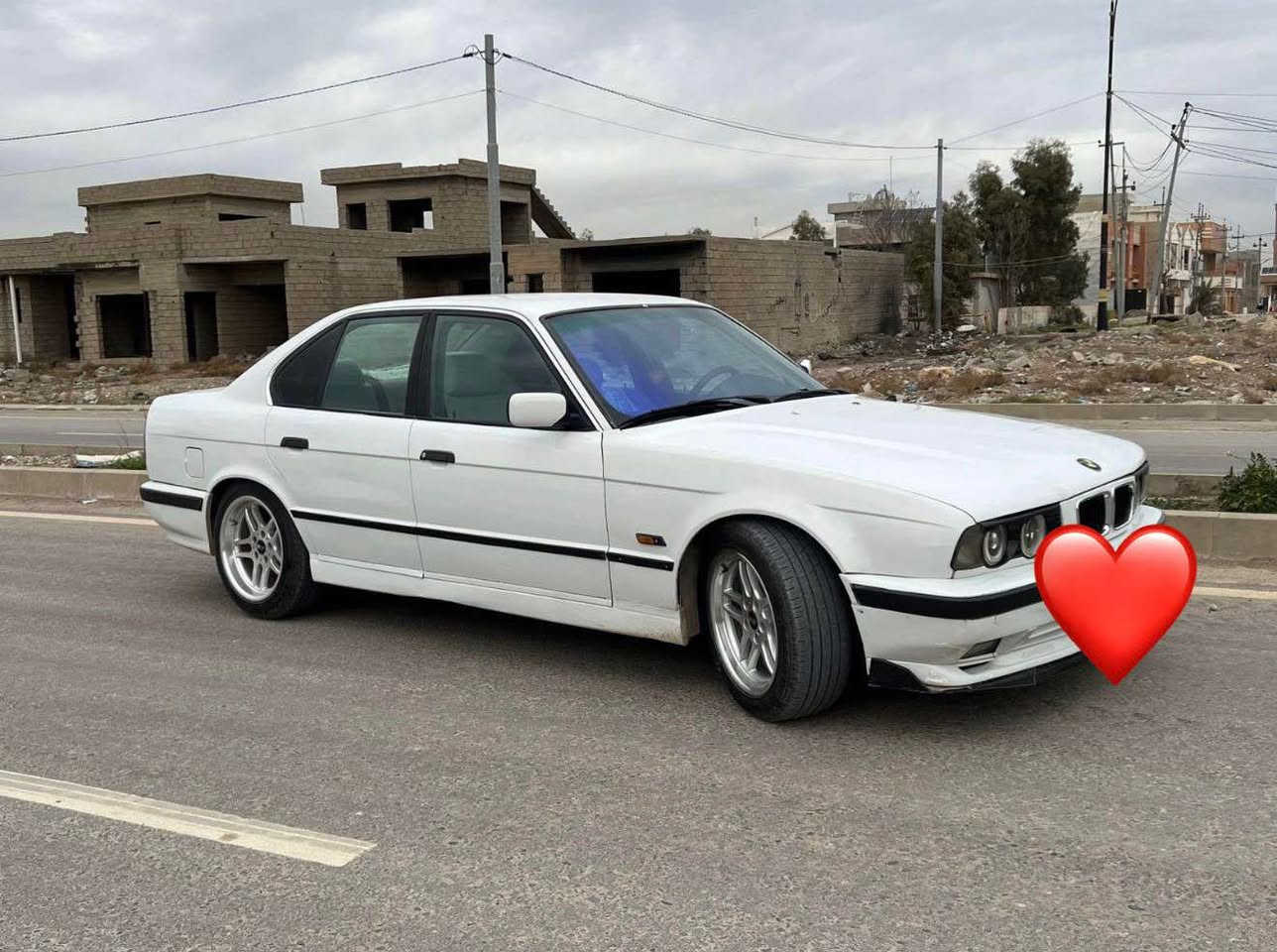 BMW 💪🏻
مؤديل ١٩٩٥ گيرعادي
حيزام سبوغ بئ ناو كرتن 
رةقةم و سةنةوى و هةزة تازةية
بةناو كردن و براوة بةشةرت 
يةك دينار مسروفى تيا نية
لة رسم و واقعي يةك شته زؤر پاكة

***********
*********** كركوك, العراق

