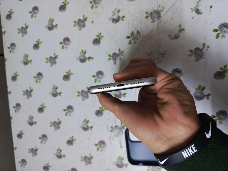 ايفون 11 ذاكره 128 بطاريه 88 نضافه 100‎%‎ زلغ مابي هو والجديد سوه وتر بروف وبلحاسبه كله نورمال يعني كلشي ممبدل بي

السعر 300 الف قفله 💗💗

العنوان بعقوبة تقاطع القدس 

📞📞***********.  واتساب.
