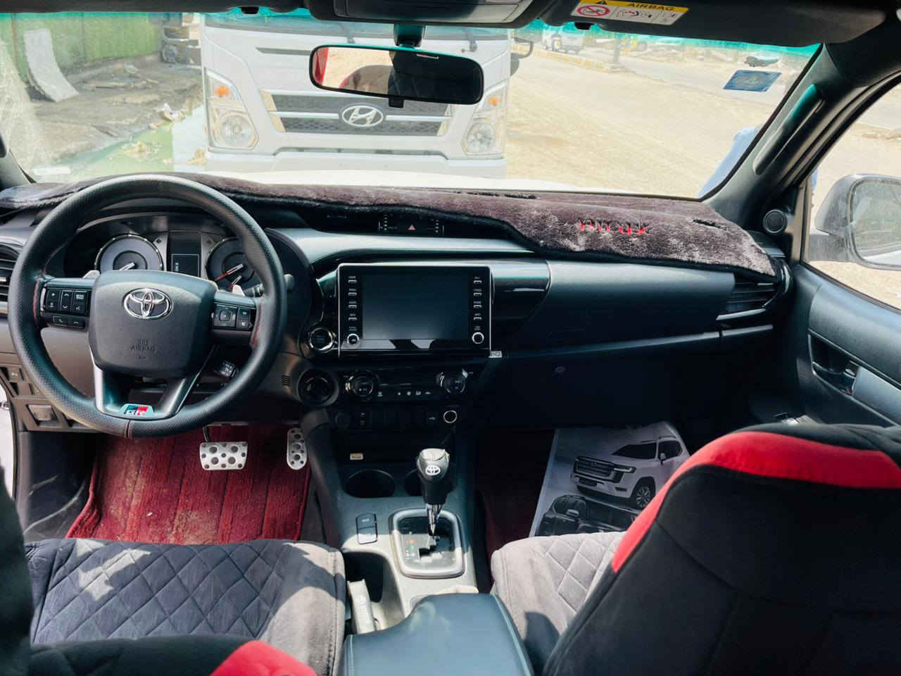 سلام عليكم جي ار للبيع سياره 2025 مكفوله كفاله عامه وبسمنه ومعروفه مواصفاتها وسعرها 450 يعني اربع شدات وخمسين وخابرني وتدلل /***********
