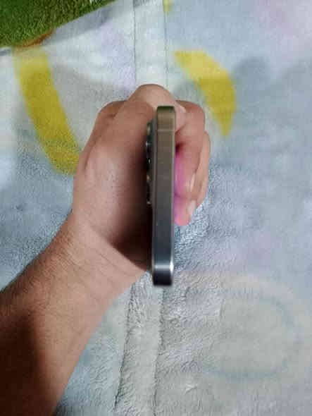 السلام عليكم ايفون 15 برو ماكس ذاكرة 256 بطارية 90 جهاز مكفول لا داخل تصليح ولا تبديل نموذج m
مكاني بغداد مدينة الصدر سعره 1150 وبي مجال بسيط ***********
