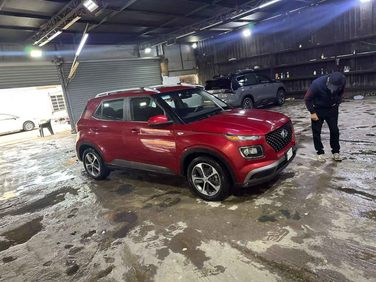 فينو هونداي موديل ٢٠٢٤
وارد أمريكي حادثها واضح بصور  مكينه 1600 دوش دبل نوزل سيارة كيرat  مكينة  جاهزه فول  فتحه بصمه تحكم سعر 115 بيها مجال بسيط تفيد جناي 
مكاني بغداد الامين
الاتصال ***********
