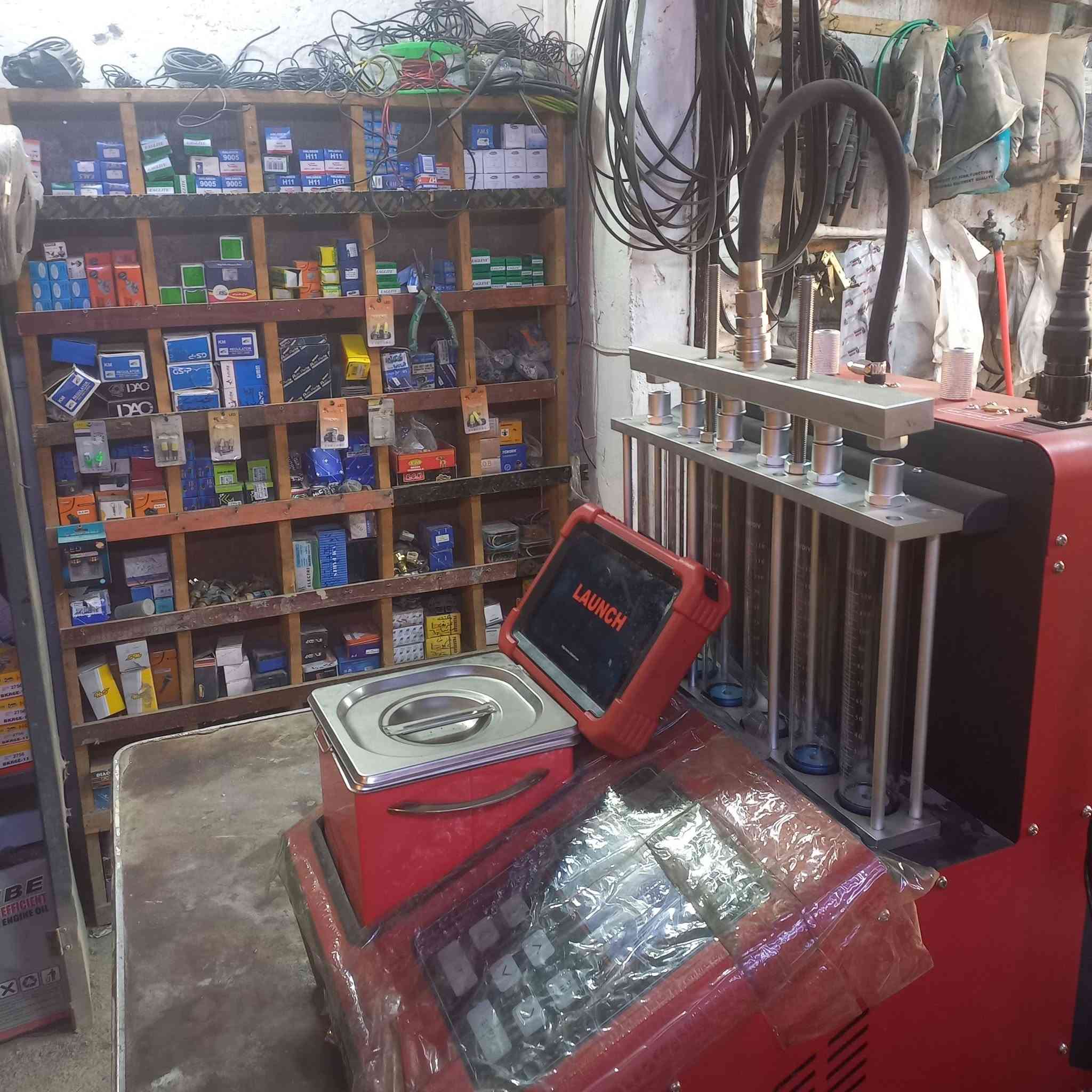 🚗 سيارتك تستحق الأفضل... وإحنا نوفره! 🔧
@
في مجمع بغداد نوفر لكم كل ما تحتاجه سيارتكم بأعلى جودة وأسعار منافسة.

✅ بيع الأدوات الاحتياطية للسيارات
✅ فحص وتنظيف نوزلات GDI باحترافية
✅ فحص وتنظيف النوزلات العادية
✅ تشخيص أعطال السيارات بأحدث أجهزة الفحص
✅ خدمات فيتر وكهربائي سيارات على يد فنيين مختصين

إذا تعاني سيارتك من:
🔹 ضعف بالعزم
🔹 زيادة بصرف الوقود
🔹 تقطيع بالمحرك
🔹 ظهور لمبة المكينة

زورونا وخلي فريقنا يشخص العطل بدقة ويقدم أفضل الحلول.

📍 العنوان: مجمع بغداد
حي المعالف اوحي التراث قرب تقاطع على الربيعي او دلاليةقائدالشمري رقم هاتف ***********

