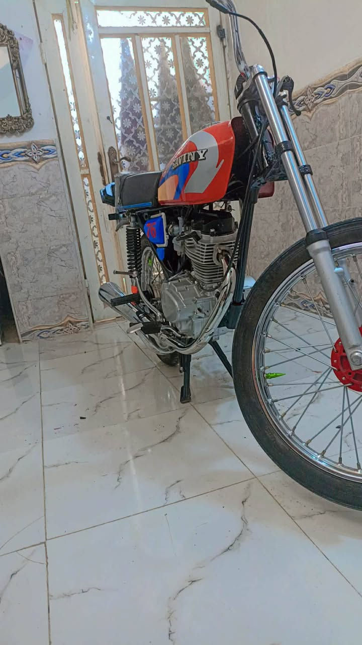 السلام عليكم دراجه للبيع سكنر الدراجه تعمير 25 مكاني نجف السعر 550 وبيه مجال للشراي هذا رقمي ***********
