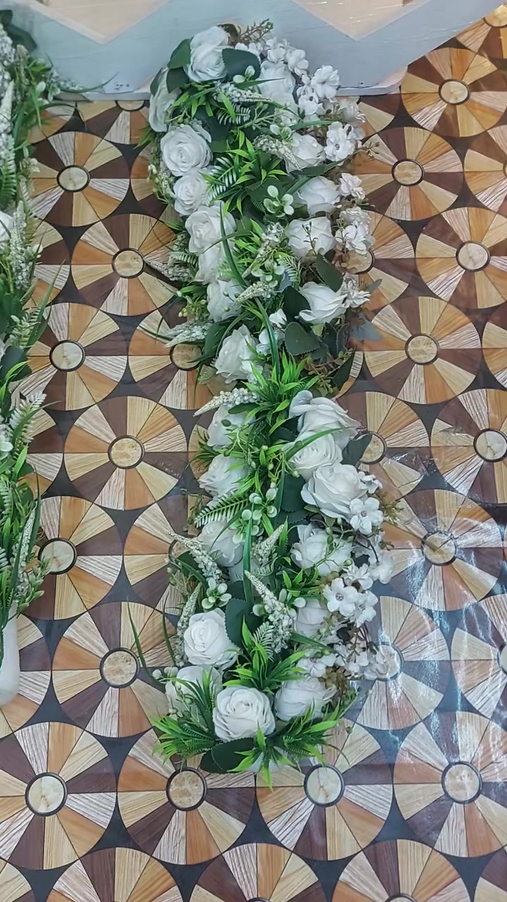 للبيع ورد كوشات الاعراس مكاني بغداد العبيدي  ***********
