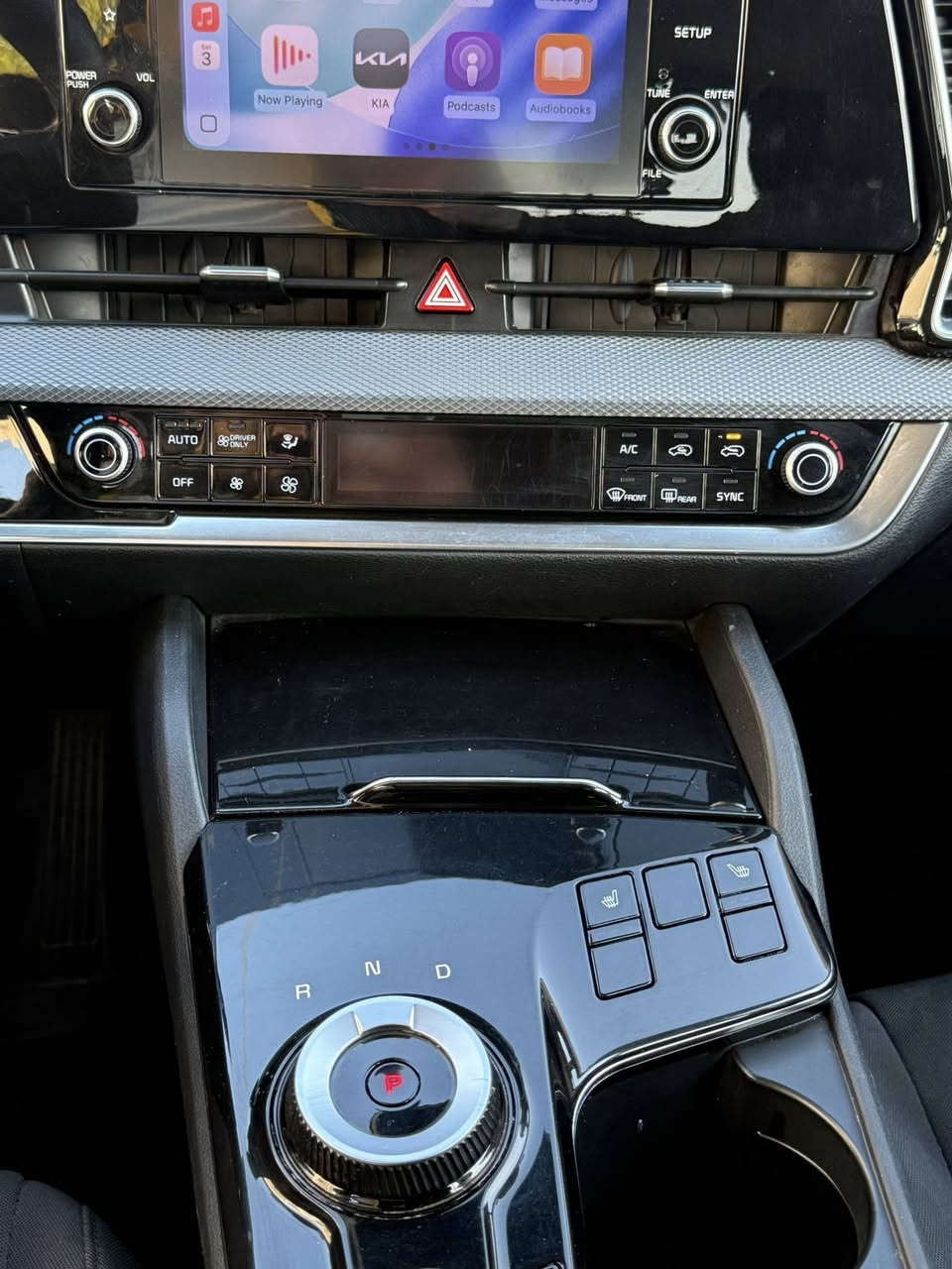 168$
سبورتج هايبرد 2023 HEV

نظام الثبات الإلكتروني ESC

 مانع انزلاق

 حساسات أمامية وخلفية

 كاميرا خلفية

 نظام المحافظة على المسار

 فرامل طوارئ تلقائي

محرك 1.6 لتر تيربو بنزين

 مع محرك كهربائي (هايبرد)

 القوة الكلية تقريبًا 226 حصان

 ناقل حركة أوتوماتيك 6 سرعات

السيارة ماشية 30,000 

صور الحادث مرفوقة

رقم بغداد انكليزي دولي بأسمي

هزة وسنوية جديدة

سيارة جاهزة للاخير بدون نقص

تفاصيل كاملة منشورة

مكان السيارة / الكوت

***********

***********
