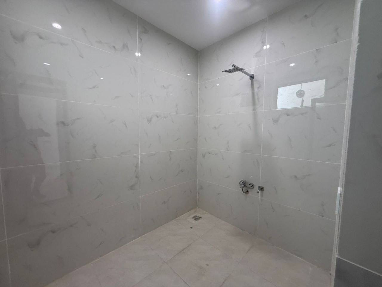 🔸سند طابو يتسجل بإسم اي عراقي
📍أربيل-بيت للبيع حي مفتى قرب شارع 60M
 
➖مساحة 300M طابقين 
يتكون⤵️
➖5غرف نوم 
➖استقبال-صاله-مطبخ-مجموعه صحيات-كراج- حديقه داخليه
***********
***********
***********
**********************
في حال لم يتوافق العقار مع رغبتكم او لم يكن بقدر امكانيتكم زوروا موقعنا على تلكرام للتصفح على اكثر عدد من العقارات المتوفرة•https://t.me/miran_48

31 دفتر

