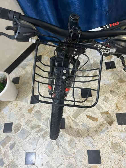 بايسكل للبيع حجم 26 دبل امامي وخلفي كله شغال ونضيف كير 8خلفي و3امامي وسله مكاني بغداد الدوره ابودشير السعر 100الف رقمي ***********
