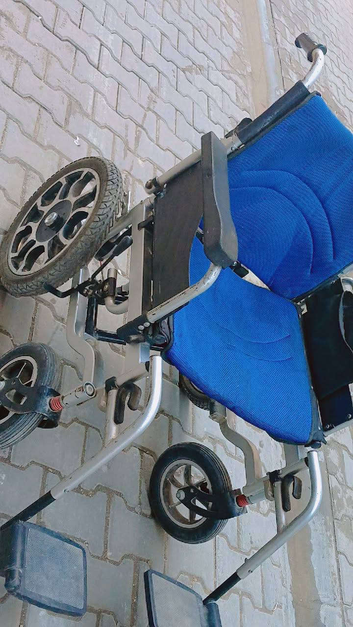 سلام عليكم عربانه شحن للبيع  تتحمل وزن ١٥٠ ب350 مكانه الكاظمية الاتصال
على الرقم +964 775 243 4777
