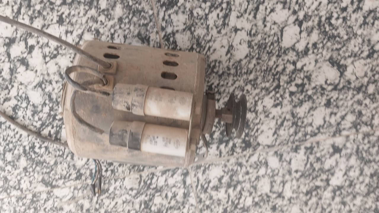 عندي ماطور مال مبرده اصلي يشتغل خطين أريده 25 مكاني كربلاء حي الشهداء سيف سعد وهاذا رقمي ***********
