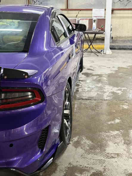 سلام عليكم
جارجر ١٩  للون بنفسجي اصل
بدون ايرباك 
فور ويل  ملغي تو ويل امامي وخلفي
حادثهه قطعه وحده چاملغ امامي
استخدام شخصي
جاهزه من كل النواحي اي نقص ماكو
تخم تاير جديد
حداديه امامي وخلفي
كلشي بيهه جديد
بغداد بسمي السياره
***********
