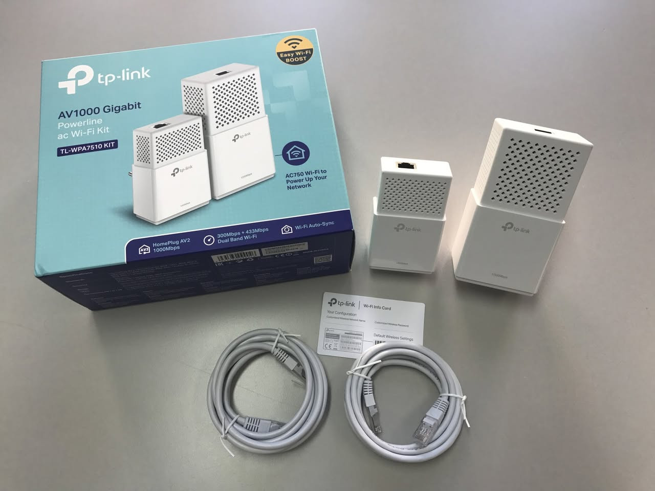 AV1000 Gigabit Powerline Starter Kit
متوفر قطعين وحده جديده وحده مستعمله 
60 الف متوفر توصيل


**إذا كنت صاحب هذا الإعلان وتريد حذفه لأي سبب، رجاءا أرسل رسالة إلى الدعم الفني**